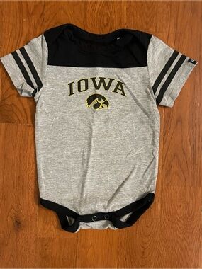 Iowa Hawkeyes Grey & Black Baby Bodysuit ~ Size 3-6 Months